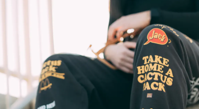 The Best Pinyang Clothing Screen-Printed Sweatpants Trends to Shop This Spring