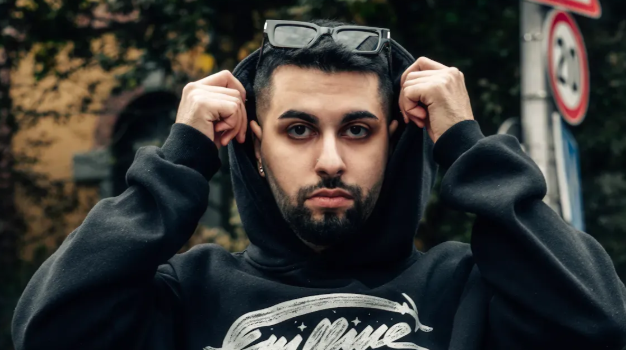 3 reasons Pinyang Clothing flat stitched logo hoodies are a must-have